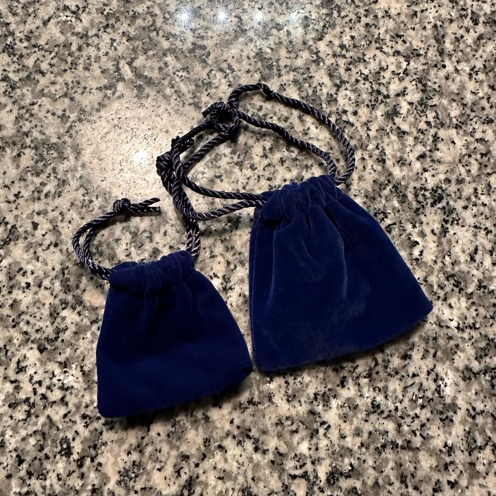 New! Two small jewelry bags - Picture 2 of 3